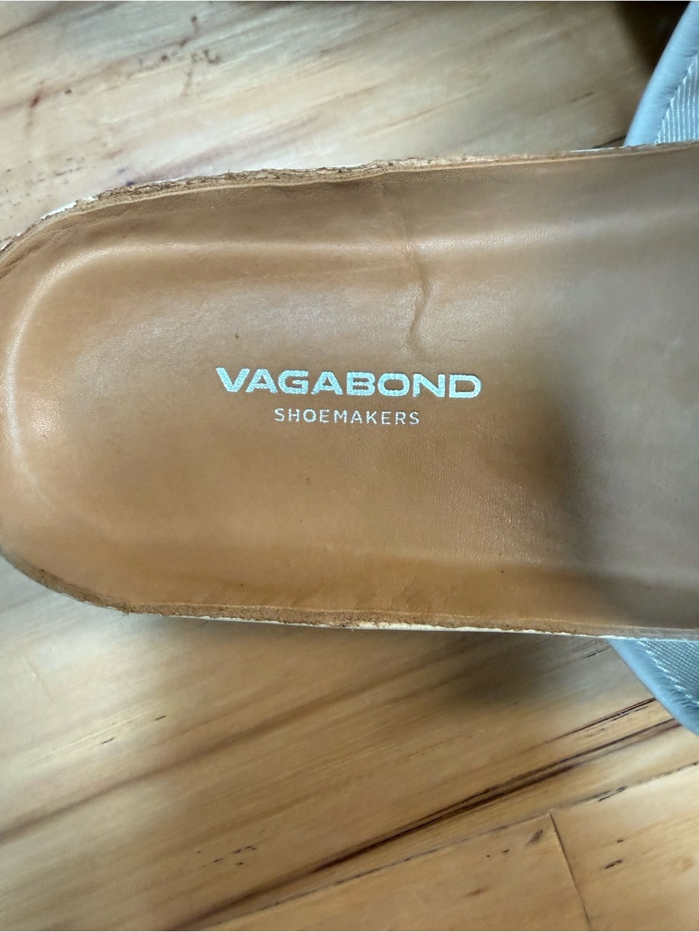 Vagabond Cream Wide Strap Leather Slide Sandals - Picture 3 of 4
